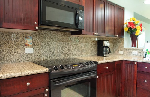 Waikoloa Condo | Beautiful condo walking distance to the beach, shops and restaurants