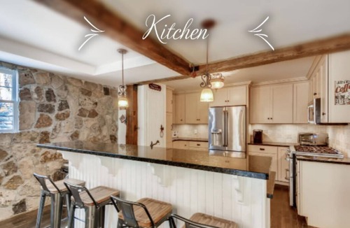 Evergreen Cottage | Beautiful Creekside Cabin, Rooftop Hot Tub, 15min2 Red Rocks, No Pets, Licensed!