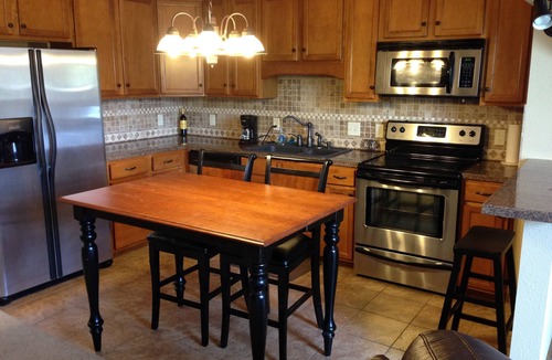 Estes Park Condo | Beautiful Estes Park 2 Bedroom Loft in the ❤️ of town with Air Conditioning