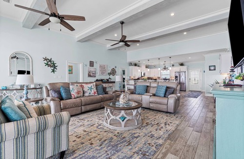 Dauphin Island House | Beautiful Gulf Front Home with plenty of room for your Family. Enjoy the Gulf!