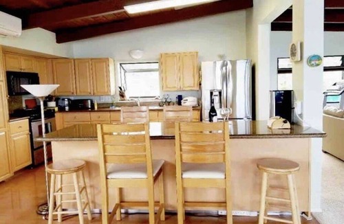 'Aina Haina House | Beautiful Hawaii! Panoramic Ocean View, a Private Pool!