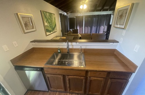 Maunaloa Apartment | Beautiful Ocean View One Bedroom Kepuhi Beach