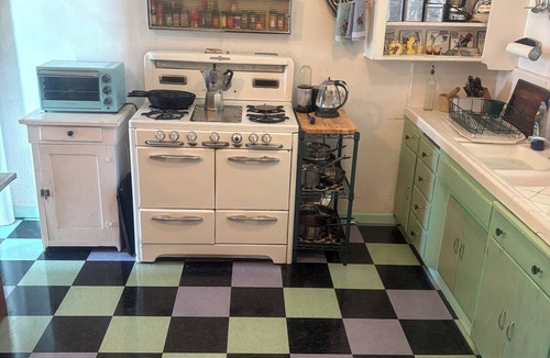 Silver Lake House | Beautiful Spanish Style house in Silver Lake With Garden