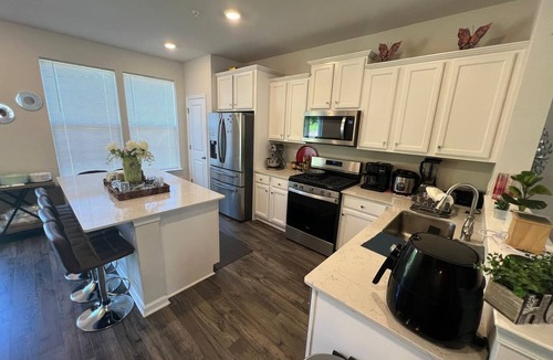 Fogelsville House | Beautiful Townhouse 4 bedroom 3 bathroom in Fogelsville PA