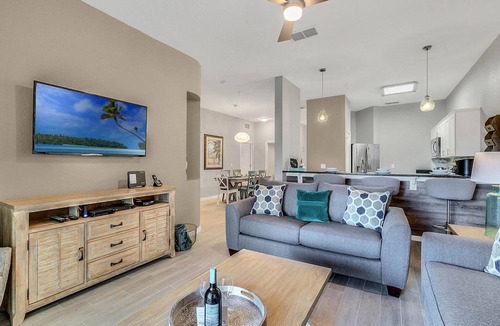 West Kissimmee Condo | Beautifully updated large family condo with King suite - 15 minutes to Disney