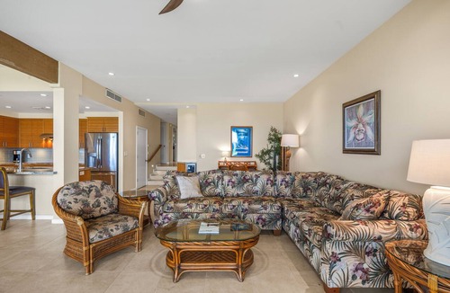Wailea Condo | Beautifully Upgraded Oceanview Condo Steps to the Beach at Makena Surf #F-109