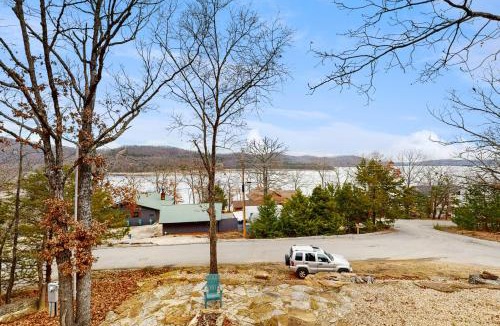 Lost Bridge Village House | Beaver Lake Perch