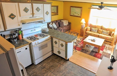 Dewey Beach Apartment | Best Kept Secret in Dewey Beach Since 2001 Dog Friendly Ocean View