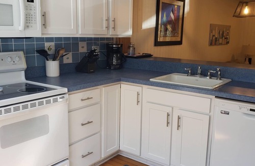 Bethany Beach House | Bethany Beach 3-BR Townhouse With Pool and Tennis - Walking Distance to Beach!