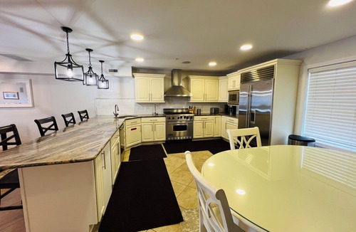 Wildwood Crest House | BIG HOUSE WITH POOL OCEANVIEW 3 DECKS, 3 MASTER VERY NEAR OCEAN AND BOSRDWALK