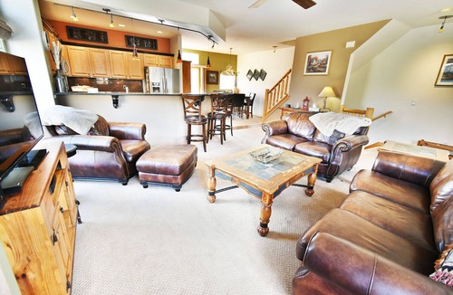 Silverthorne House | Big Unit, Deck! Walk to Rec Trail, Fishing. Easy Drive to Dining, Events