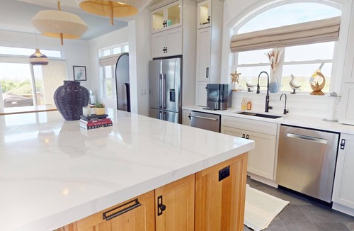Carova Beach House | Bikinis & Bellinis 6BR Oceanview | 4 night stays available | Pets | 4x4 Beach