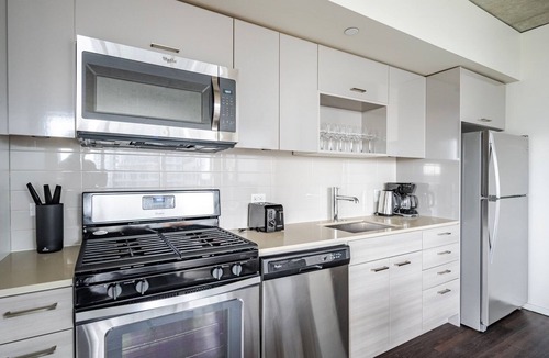 Belltown Apartment | Blueground | Denny Triangle, rooftop pool, nr Seattle Art Museum