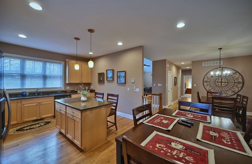 Lake Harmony House | Boulder Bliss - 4bd 3ba minutes from 2 state parks and 2 lakes in the Poconos
