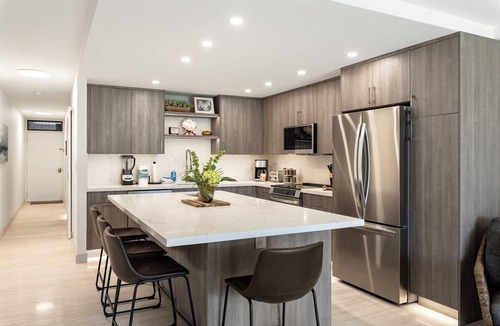 Kihei Condo | BRAND NEW REMODEL-OCEAN VIEW-GROUND FLOOR-LARGE LANAI-AC-MODERN FINISHES