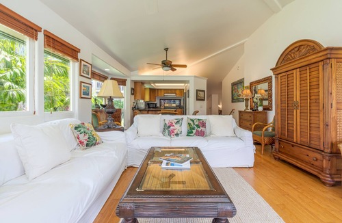 Princeville Condo | Breathtaking Mountain Views, drive to Hanalei Town