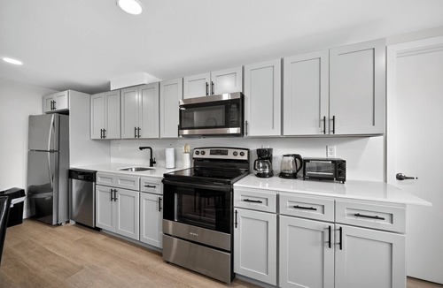 Reading Apartment | Bright and stylish fully furnished unit