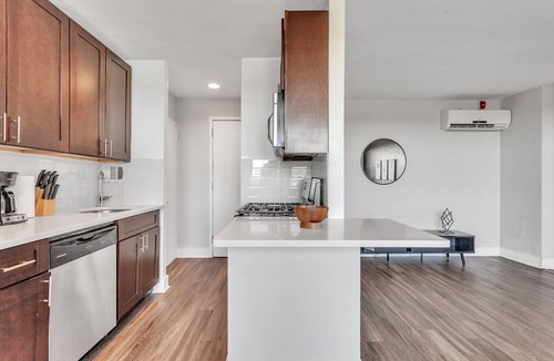 East Falls Apartment | Bright, comfortable apartment with inviting décor
