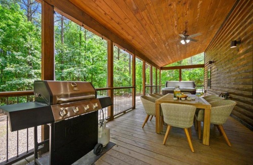 Hochatown House | Broken Bow Getaway Game Room Hot Tub