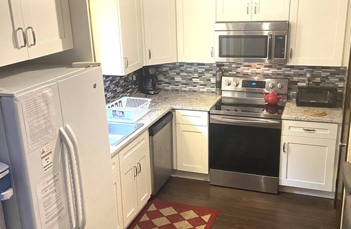 Village at Camelback House | CAMELBEACH,FREE 3d NIGHT,Indoor Pool, Hot Tub,Deck w Grill,Room for 3 families