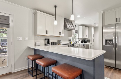 Northport House | Capstone Manor Luxe Design 3bd2ba Central yet Tranquil