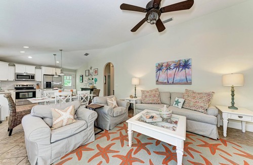Holmes Beach House | Caribbean Surf managed by Beach Retreats FL Anna Maria Island