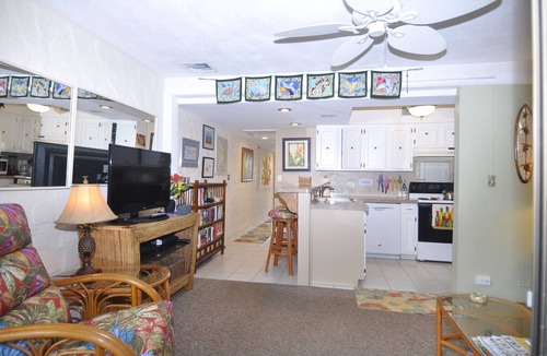Kailua-Kona Condo | Casa De Emdeko Oceanfront Condo with Private Beach on Water , AC,