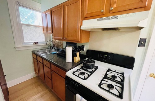 Elkins Park Apartment | Castle Living in Elkins Park 1BR