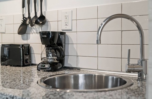 Brookwood Apartment | (CCE) Cute & Cozy Studio Next-door to Midtown