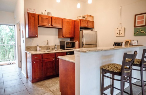 Kapaa Condo | Central location, Steps from Ocean! Kapaʻa with WiFi, AC