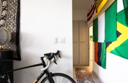 Tantalus Apartment | Charming 1-bedroom penthouse corner unit in welcoming Honolulu neighborhood