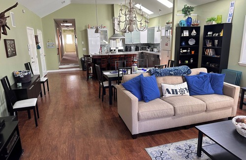 West Cape May House | Charming 3-bedroom, 2.5 bathroom house in West Cape May with AC, great location