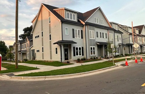 Charlotte House | Charming 3-bedroom townhome with WiFi, AC in gorgeous Charlotte