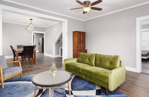 North Florence House | Charming 4-bedroom 3bath house in terrific Florence with WiFi, AC