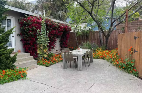 Los Feliz House | Charming back house in walkable Los Feliz