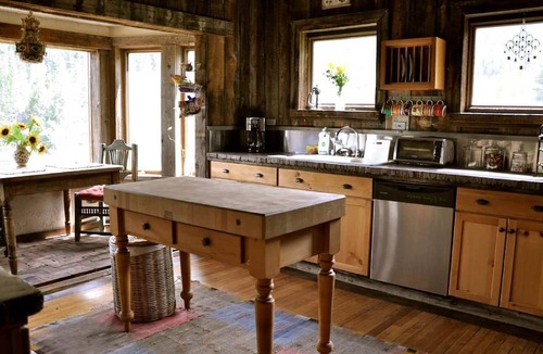 Nederland Cabin | Charming Cabin with Mountain Views near Indian Peaks Wilderness in Nederland, Colorado