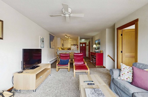 Alpine Meadows Condo | Charming condo with mountain views, less than mile from Alpine Meadows
