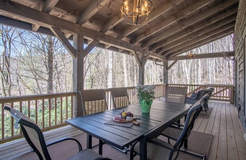 Highlands House | Charming Highlands Cottage | Hot Tub | Fireplace |