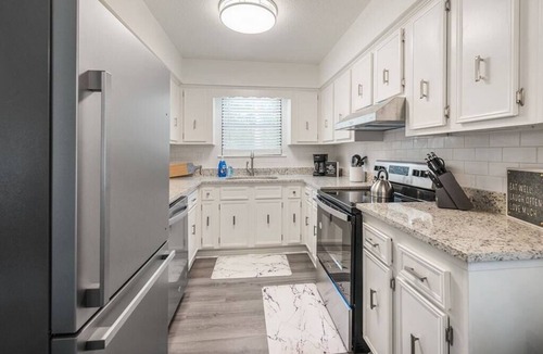 Theodore House | Charming Ranch Near the Island with Small Pool!