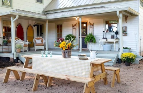 Pittsboro House | Charmingly Restored Antique Farmhouse on 7 Acres