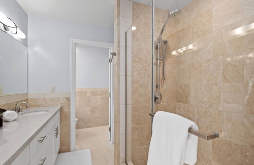 Portlock House | Cheerful, 3 bedroom, Waterfront Townhome with Spa! NO CLEANING FEE!