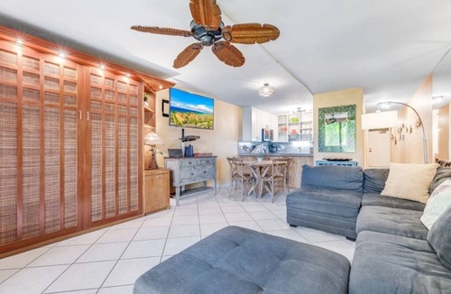 Kihei Condo | Cheery Rental w/Lanai to Lawn, Kitchen, Flat Screen, WiFi–Kamaole Sands 5115