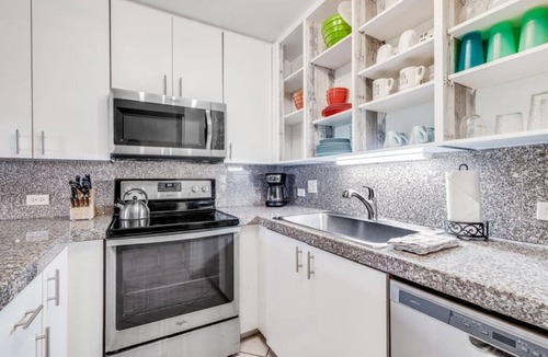 Kihei Condo | Cheery Rental w/Lanai to Lawn, Kitchen, Flat Screen, WiFi–Kamaole Sands 5115