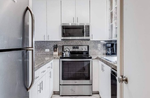 Kihei Condo | Cheery Rental w/Lanai to Lawn, Kitchen, Flat Screen, WiFi–Kamaole Sands 5115