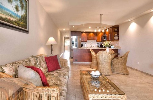 Kihei Condo | Chic Upgrades+Great View! Modern Kitchen, WiFi, Washer/Dryer–Kamaole Sands 5302