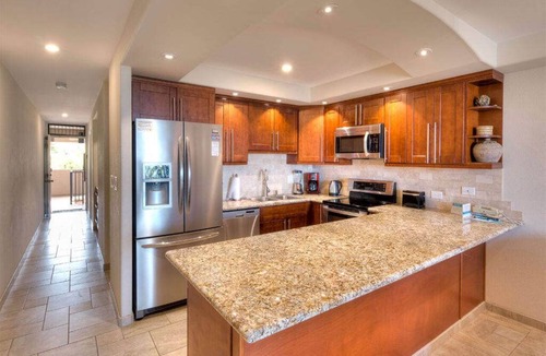 Kihei Condo | Chic Upgrades+Great View! Modern Kitchen, WiFi, Washer/Dryer–Kamaole Sands 5302