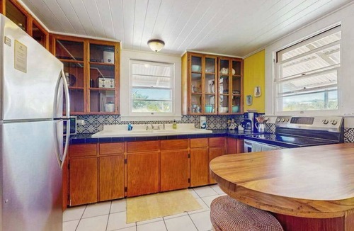 Papaikou House | Classic Country Home Near Hilo with Room to Roam