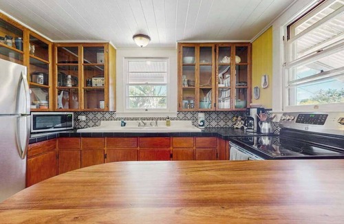 Papaikou House | Classic Country Home Near Hilo with Room to Roam