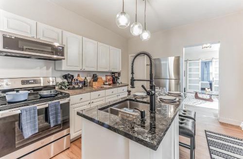 Allentown Apartment | Close to all Walkable to PPL bars restaurants Near colleges hospitals parks