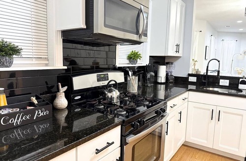 Lowell Apartment | Comfortable 3BR in Lowell – Open Layout